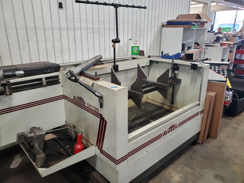 Sunnen CH 100 Line Boring And Honing Machine