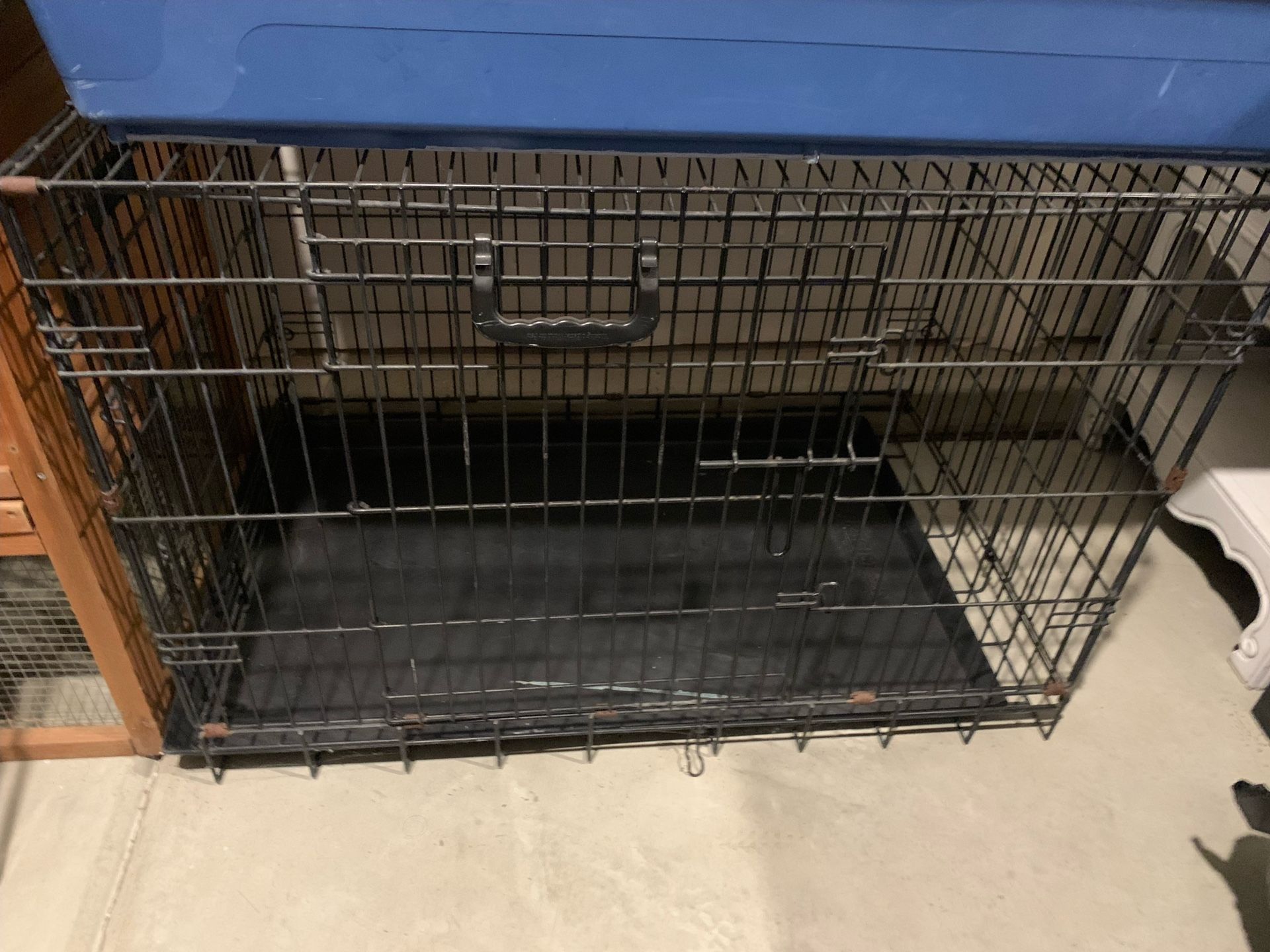 Dog crate