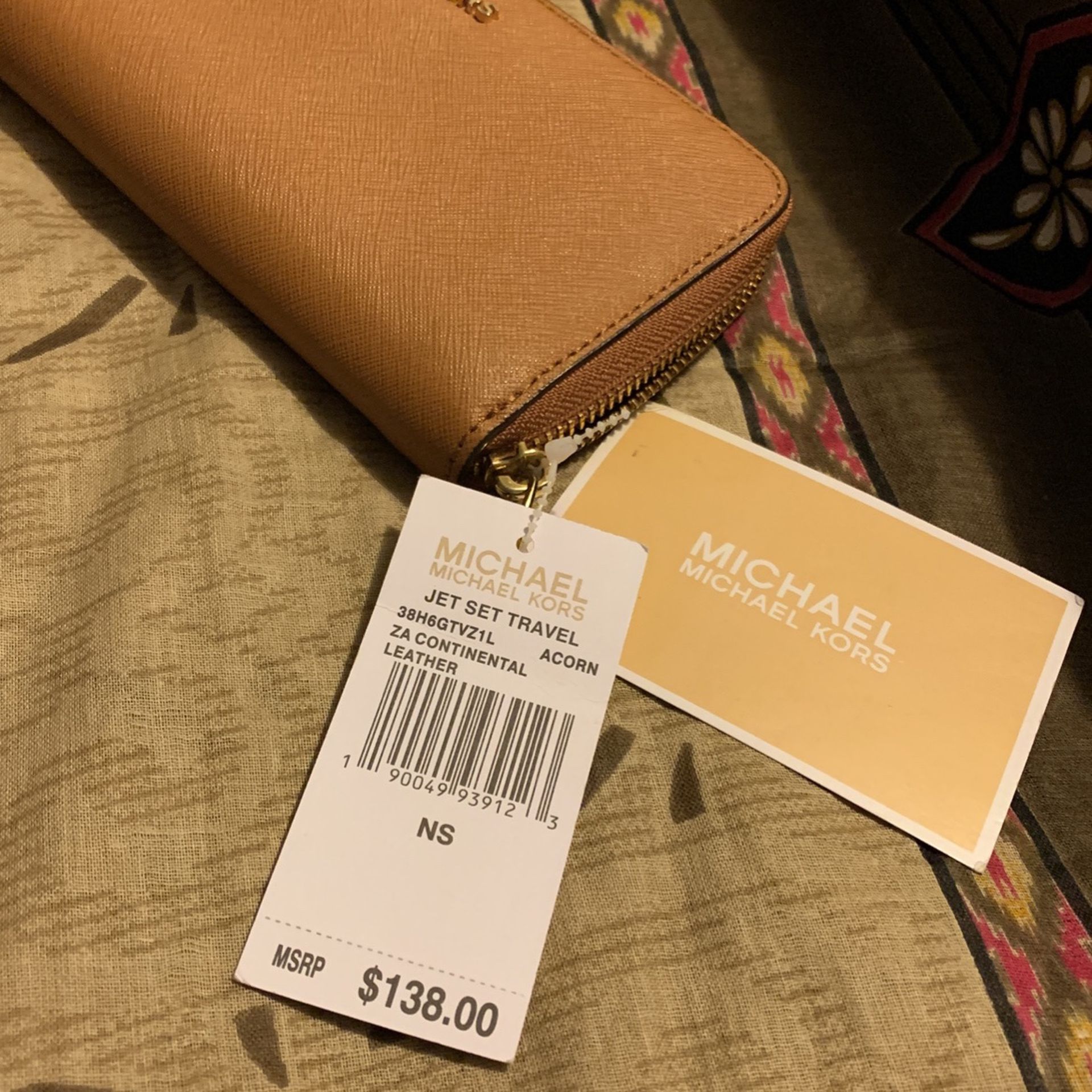 Michael Kors authentic wallet / Wristlet with tags still attached