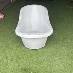 Acrylic Freestanding Bath Tub 
