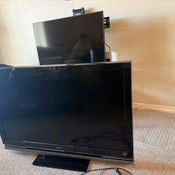 BIG SONY TV, REALLY GOOD SPEAKERS 