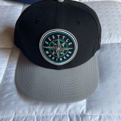 Size 7 1/2 Mariners Fitted New Era 