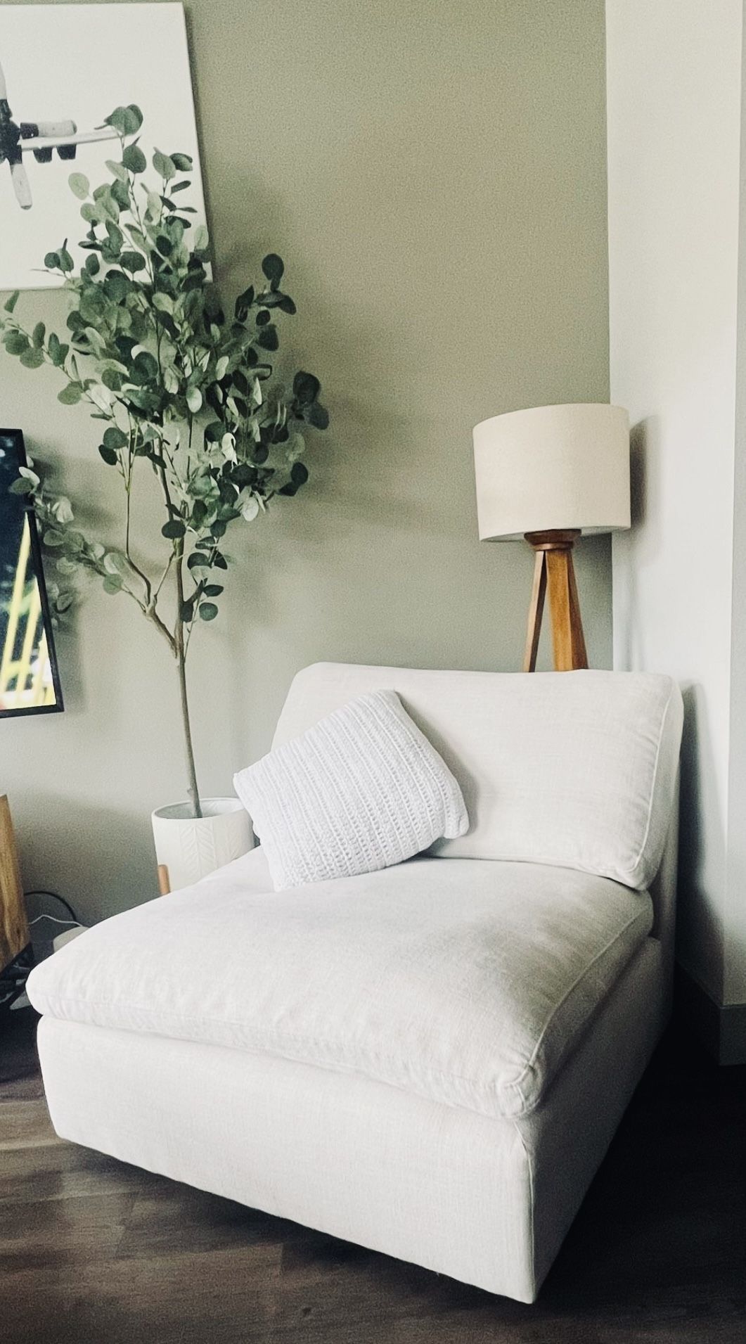 Comfortable Armless chair