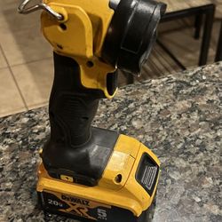Dewalt Light With 20v Battery 