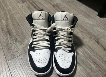 Air Jordan mid 1 size 9