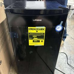 Upstreman 3.2 Cu.Ft Mini Fridge with Freezer, Single Door Mini Fridge, Dorm Fridge,