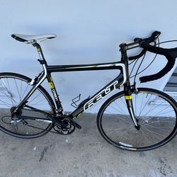 Felt F5 Carbon Road Bike – 58cm – Brand New Tires