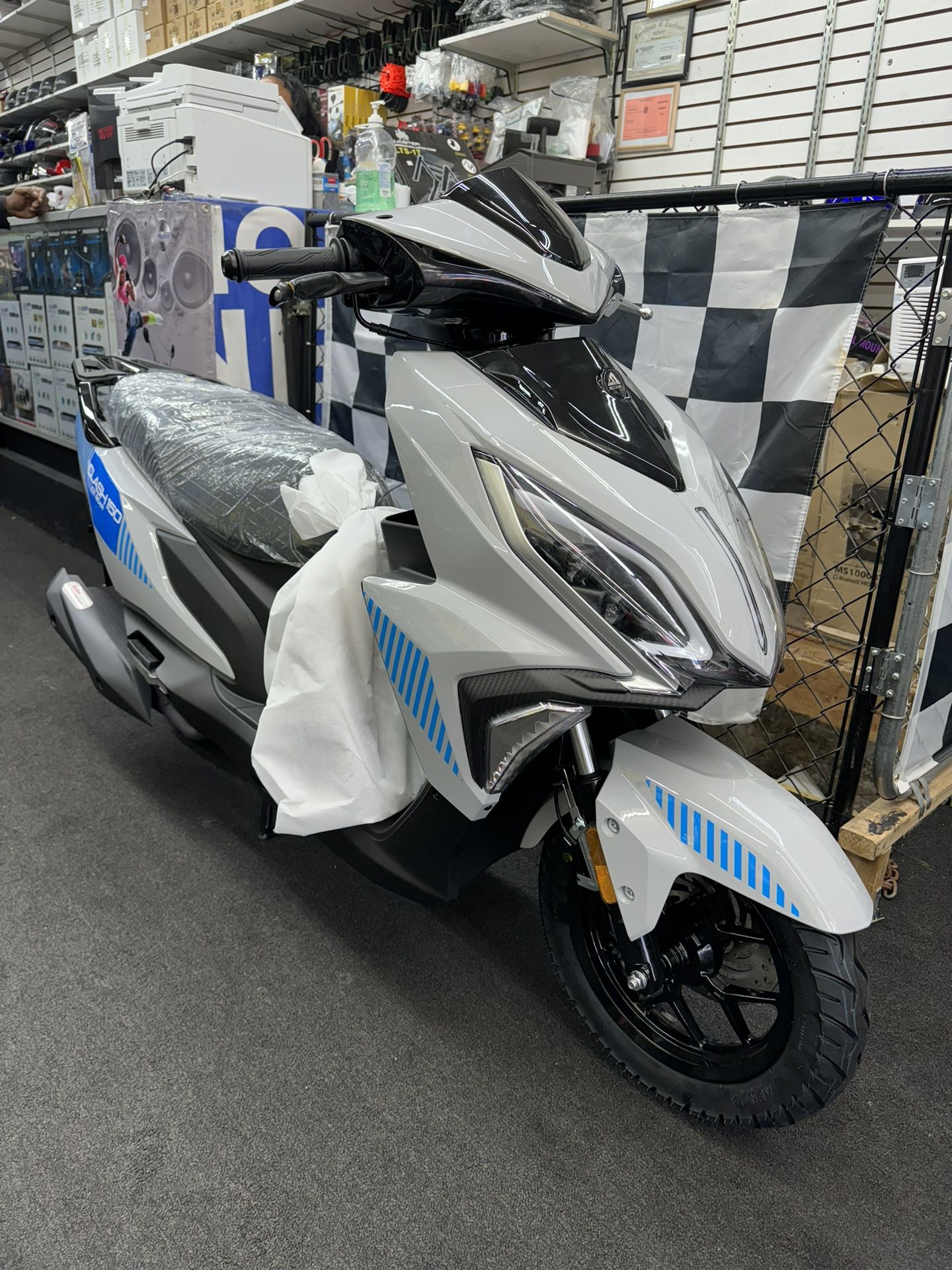 Brand New Acenda 150cc Gas Scooter 