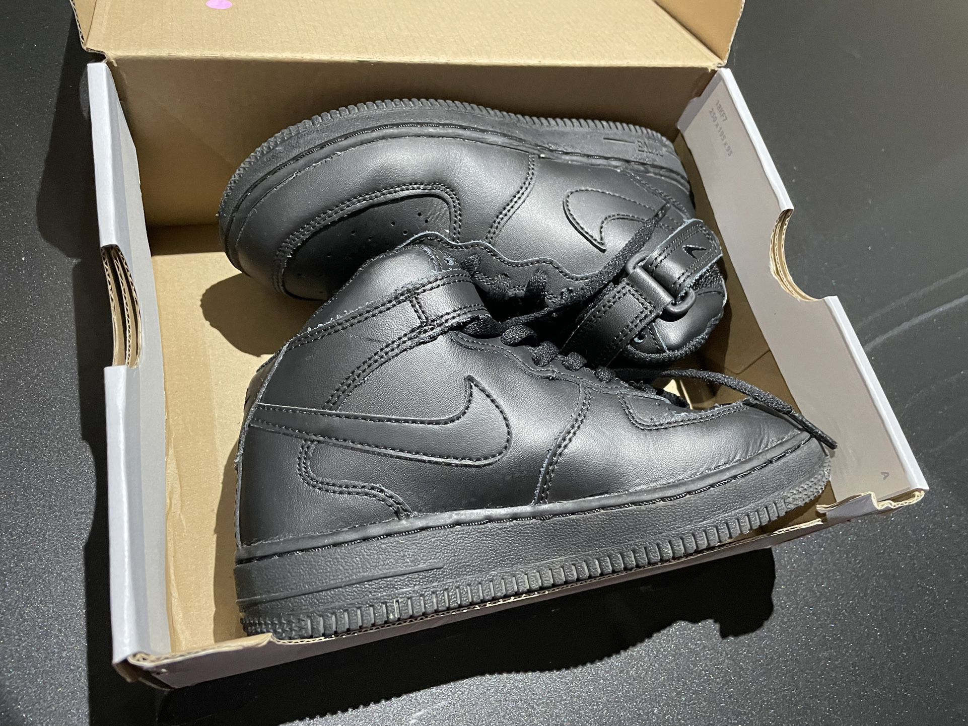 Big Kid Nike Sneaker Size 1Y