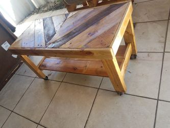 Rustic Coffe table reclain wood