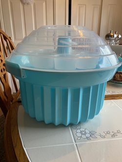 Celebrate It 3 Tier Cupcake Carrier