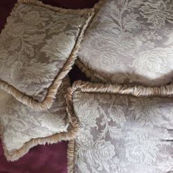 16"×16" cushions All For $8 Cojines Todos Por $8 Pet-free and Smoke-free Home