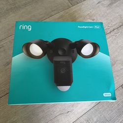 Ring Floodlight Cam Plus Wired – Cámara de Seguridad con Luz
