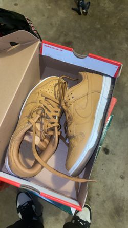Nike Wheat Low Dunks 