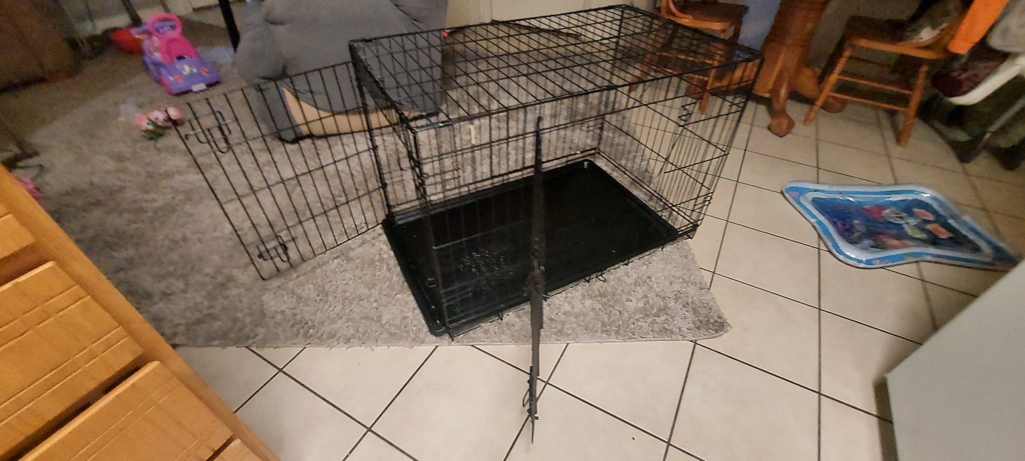 Almost New, Never Used Outside Large Dog Kennel. Foldable and removable Tray.