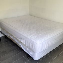 Full size bed