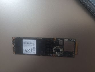.Samsung PM983 Enterprise SSD 15.36TB NVMe – MZ4LB15THMLA-00003