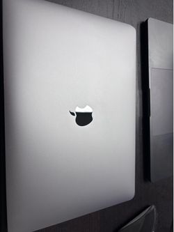 MacBook Air 13” (2018/2019) – i5, 8GB RAM, 128GB SSD – $170 OBO