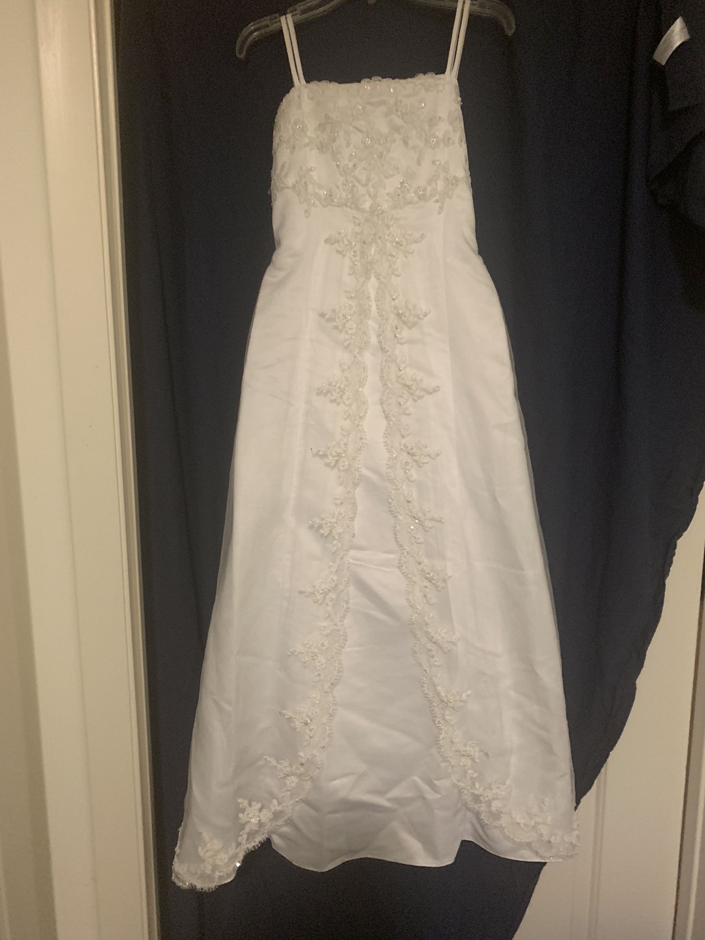 White formal/wedding/communion/flower girl dress. Sz 14 girls