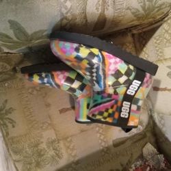 Ugg Size 11 ... 75$