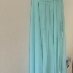 New spa light green strapless dress Great for wedding / formal event /prom or any ocasión Size 14 from David’s bridal