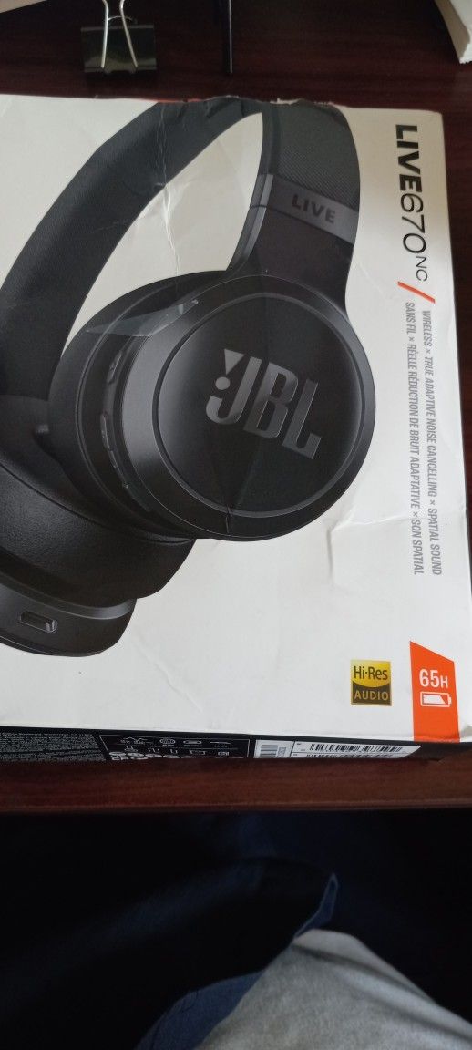 Jbl Live 670NC Wireless True Adaptive Noise Canceling Spatial Sound Headphones