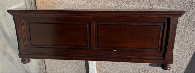 Bed wooden foot board
