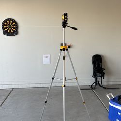 Dewalt Laser DW088CG And Tripod DW0881T