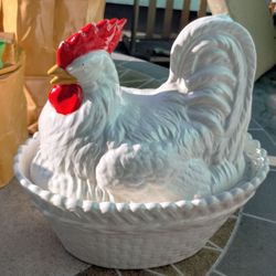 Vtg Milk Glass Rooster on Nest Dish