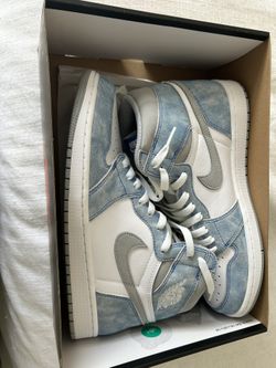 Hyper Royal Jordan 1