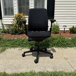 Steelcase Amia Chair