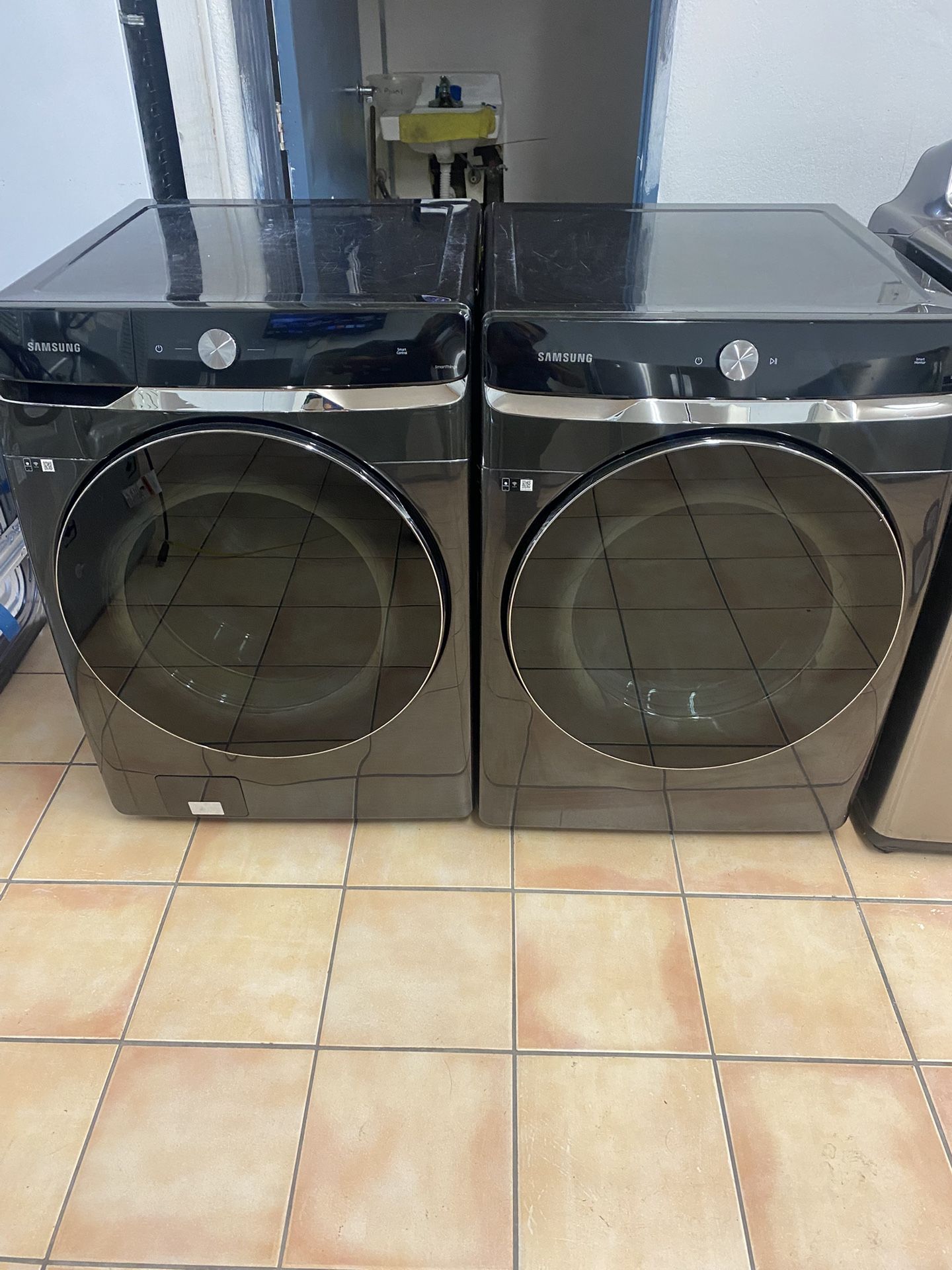 WASHER AND GAS DRYER SET 