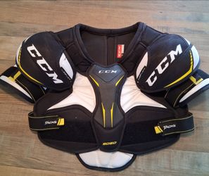 CCM Junior Shoulder Pads size Large