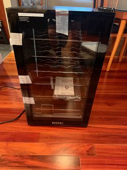 Bodega Wine Cooler Fridge 24 Bottles Model JC-70 Single Zone Open Box Never Used