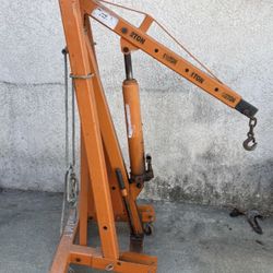 Engine hoist 