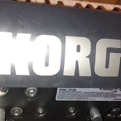 KORG  Keyboard/ Peavy  Ampligier