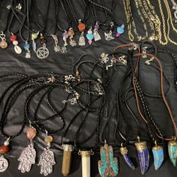 Crystals And Gem Stones Necklaces 