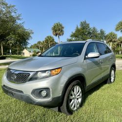 2011 Kia SORENTO EX SUV 