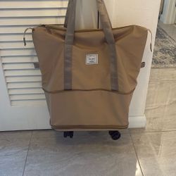 Traveling Bag On Wheels For $40 New
