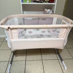 Baby delight Bassinet 