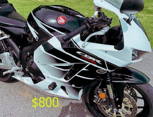 Photo 2015 Honda CBR 600RR$8OO