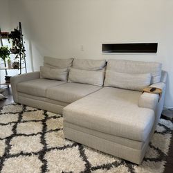 Sectional Couch With Chaise