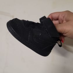 Infant Nike's