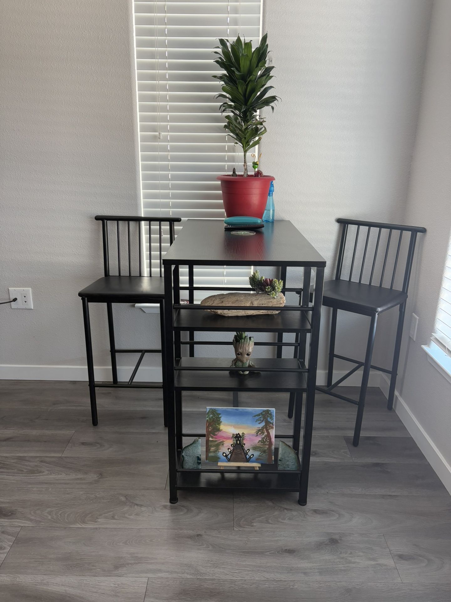 Small Counter-Height Dining Table Set – Great Condition!