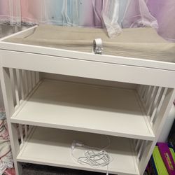 Free changing table 