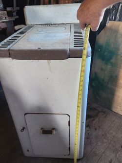 Antique Coal/wood Stove. Cast Iron 