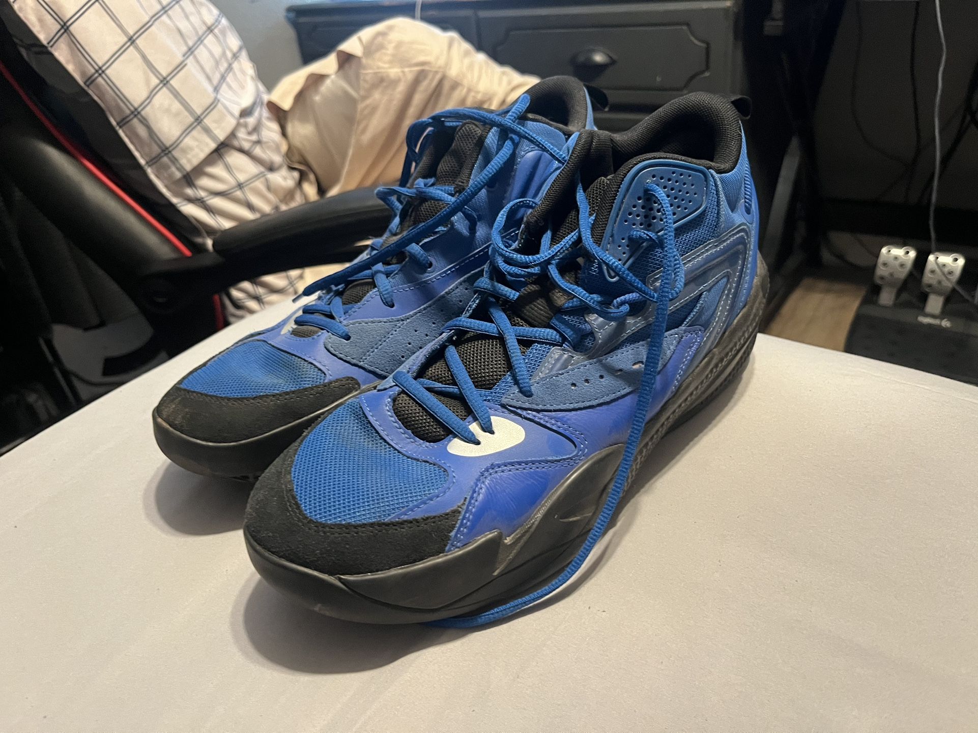 Men’s Puma RS-Dreamer Mid J. Cole Basketball Shoes.