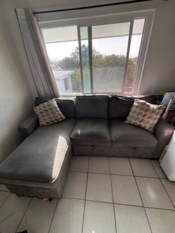 Pull out couch