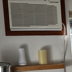 BLACK+DECKER 18,000 BTU Through-Wall AC + Heat – 230V