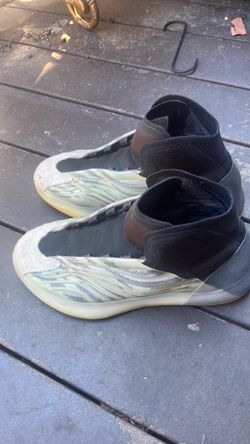 Yeezy qntm size 9.5